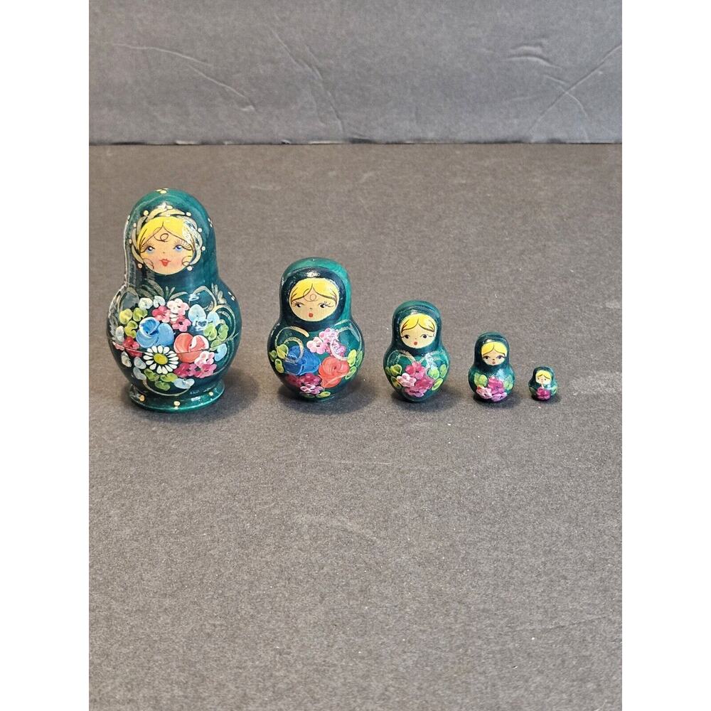 Russian Nesting Matryoshka Dolls 5 PIECE SET Handpainted Green White Floral